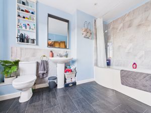 Family Bathroom- click for photo gallery